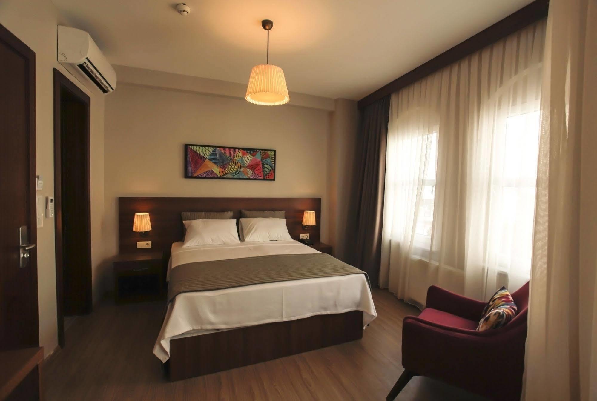 Cordis Hotel Istanboel Buitenkant foto